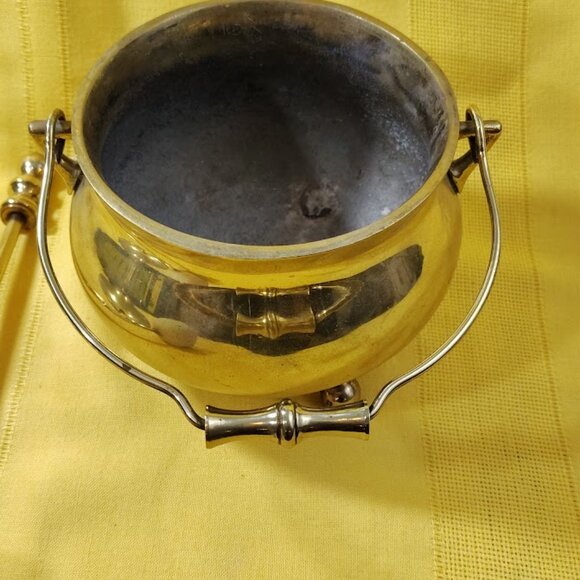 Vintage Brass Silent Butler with Lid and Handle – Ash Pot with Pumice Stone - Picture 3 of 11